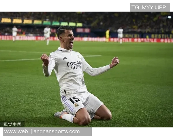 黄潜球员怒斥裁判判罚维尼修斯跳跃行为质疑红牌不公正