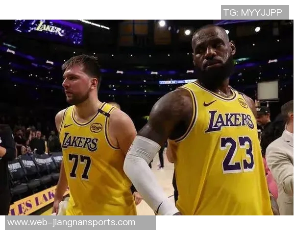 东詹独自带队表现惊艳湖人净效率数据揭示其重要性