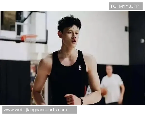 小波特盛赞曾凡博具备NBA潜力运动能力与投篮技术兼备 小波特盛赞曾凡博具备NBA潜力运动能力与投篮技术兼备
