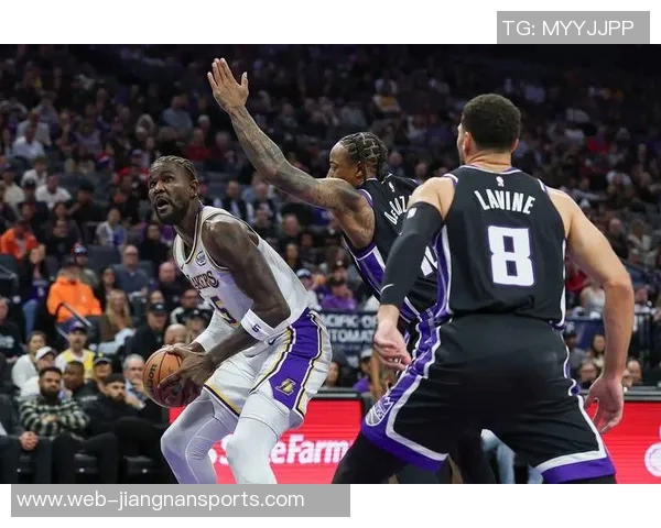 艾顿期待与东詹共同训练表示已做好充分准备静待机会到来 艾顿期待与东詹共同训练表示已做好充分准备静待机会到来