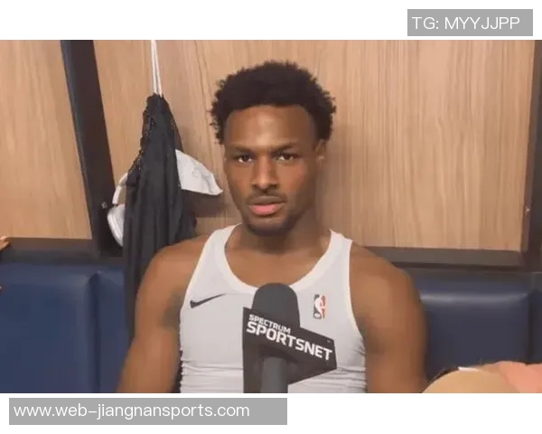 夸梅谈库里成长经历与训练态度布朗尼是否只沉迷游戏机成长