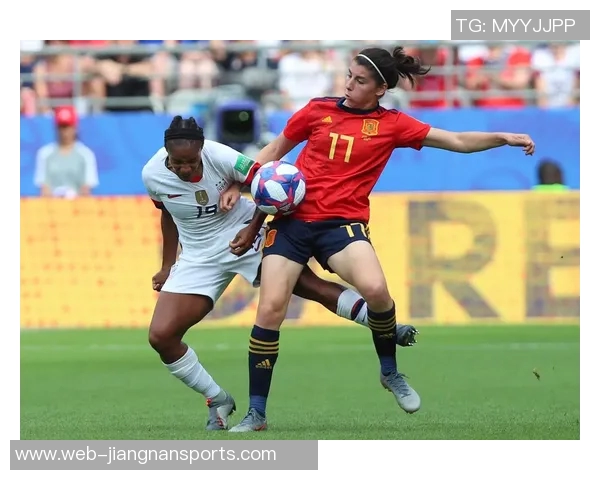 瓦妮莎携子女与坎迪斯帕克共赏道奇队晋级世界大赛精彩瞬间