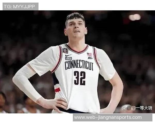 克林根表现平平仅得2分却抢下9篮板球队需更多贡献 克林根表现平平仅得2分却抢下9篮板球队需更多贡献