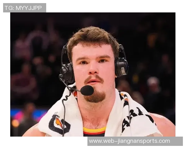 勇士队自主研发巅峰大洛波斯特防守效率高居联盟第三名 勇士队自主研发巅峰大洛波斯特防守效率高居联盟第三名