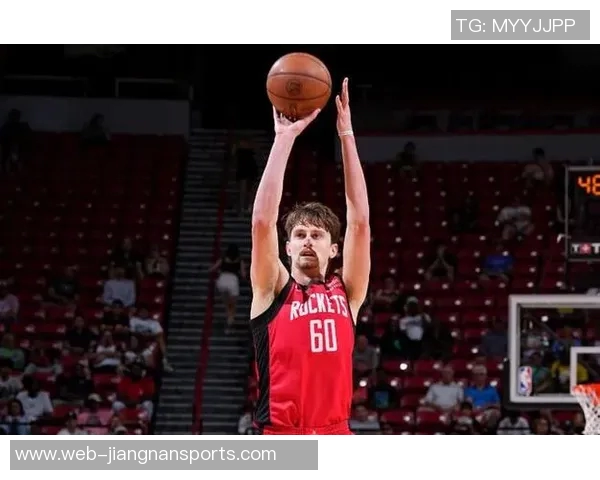 贾米尔杨签署双向合同斯波称赞其持球速度和三分投射能力 贾米尔杨签署双向合同斯波称赞其持球速度和三分投射能力