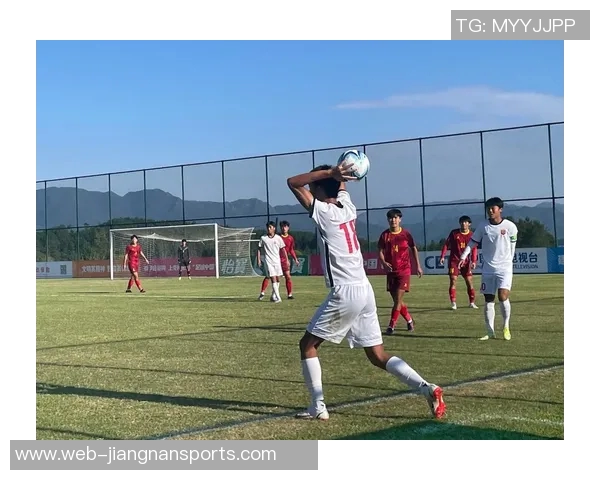 上海海港U17在青少年精英联赛第二阶段取得第四名成绩展现出色表现